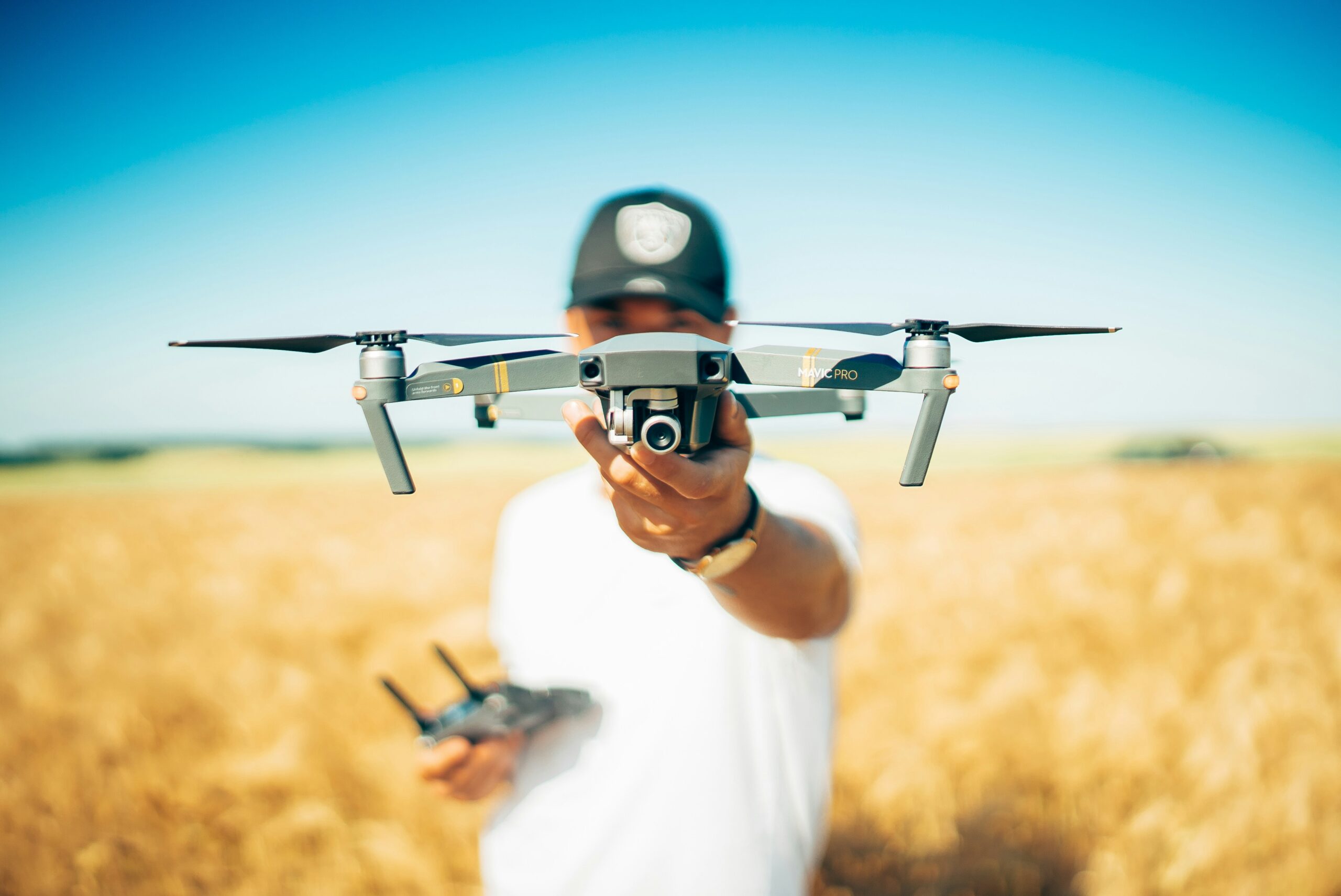 Usługi Dronem na Mazowszu Dron+Pilot Warszawa i okolice, zamów nasze usługi z dojazdem do firmy, domu lub Budowy.