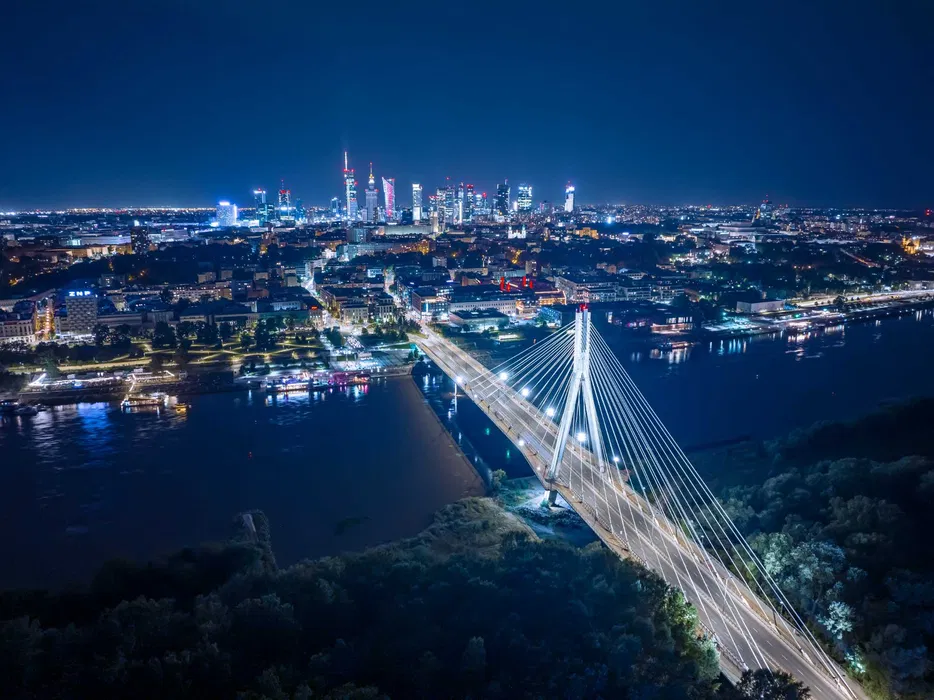 Warszawa Drony - Jeżeli chcesz mieć bardzo profesjonalnie, https://flyxpress.pl/uslugi-dronami/dron-i-filmy-produkcja-filmowa/
