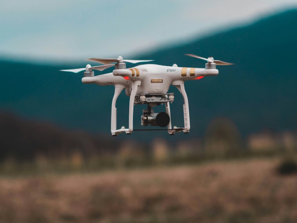 Rewolucja w przestworzach – jesteśmy pierwszą firmą w Polsce, która przewozi ludzi i ciężki sprzęt dronami