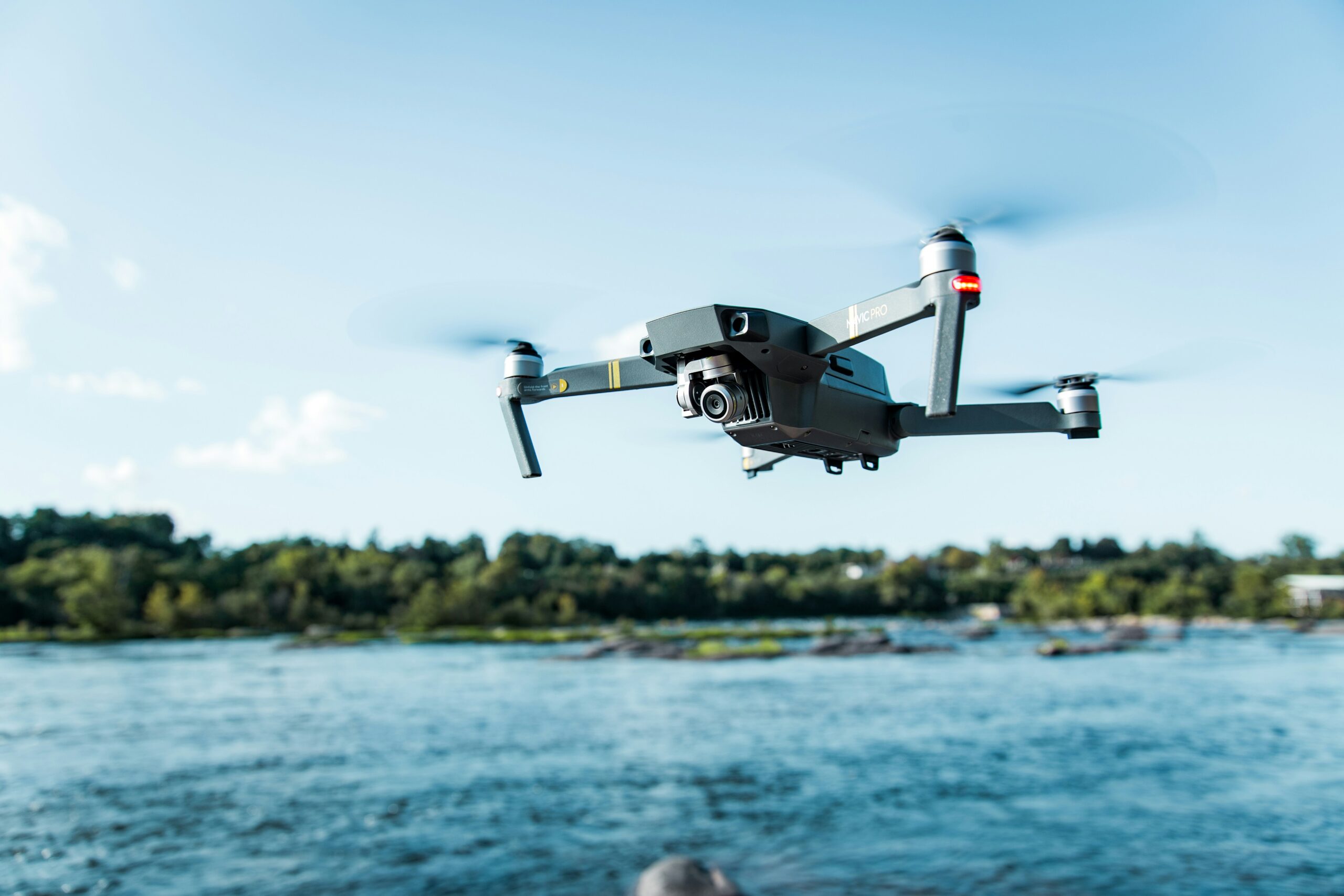Drony z FlyXpress Technologia premium – drony FPV, kamery 6K i 8K, stabilizatory, systemy VR.Pełna obsługa VIP. Tanie Usługi Dronem, Zamów Film, Zdjęcie, Warszawa i okolice.