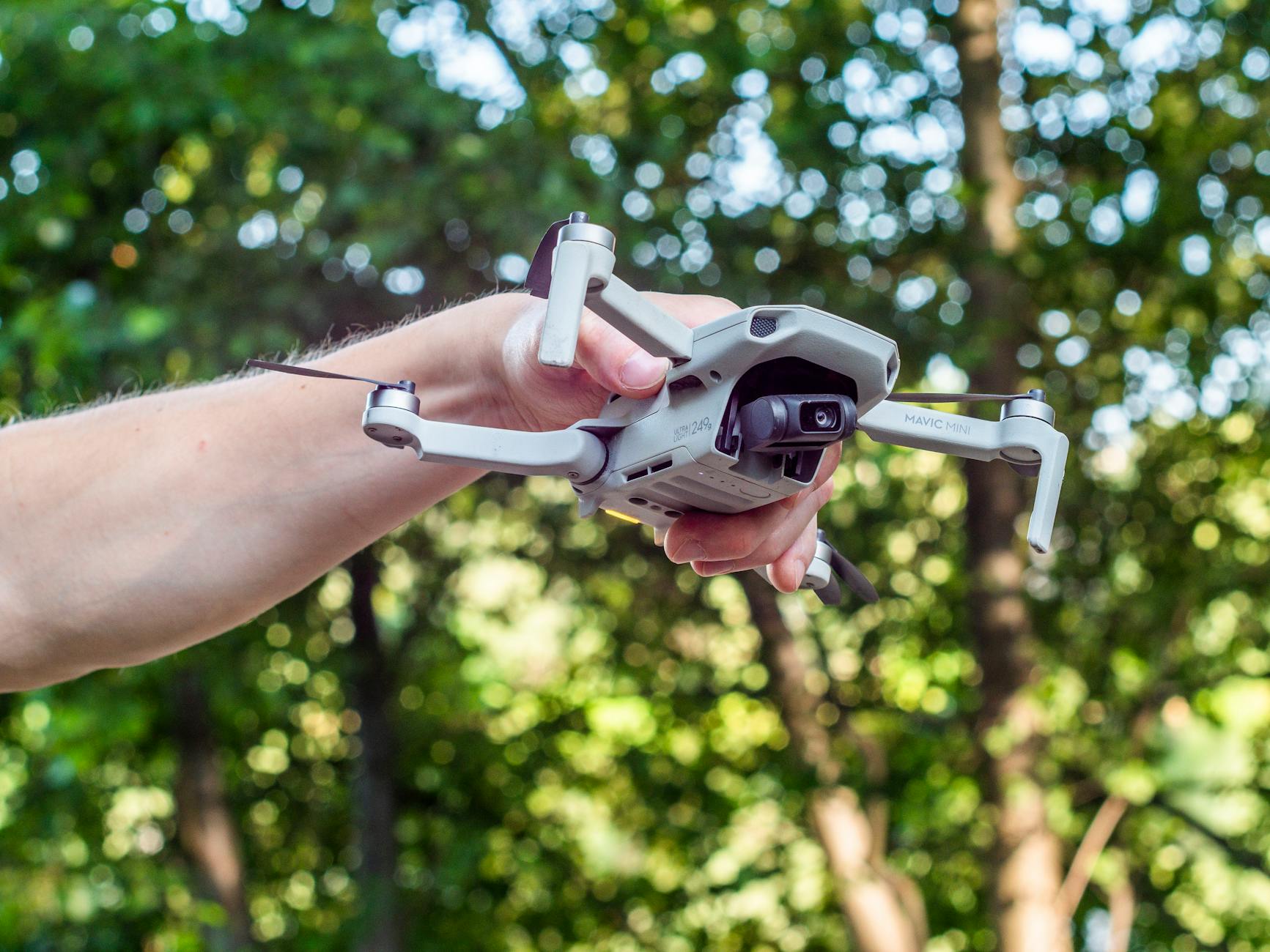 Ile kosztuje transport dronem ? Generalnie od 500zł do 6,000zł zależy gdzie i jaki ładunek lub pasażera mamy przewieźć.
