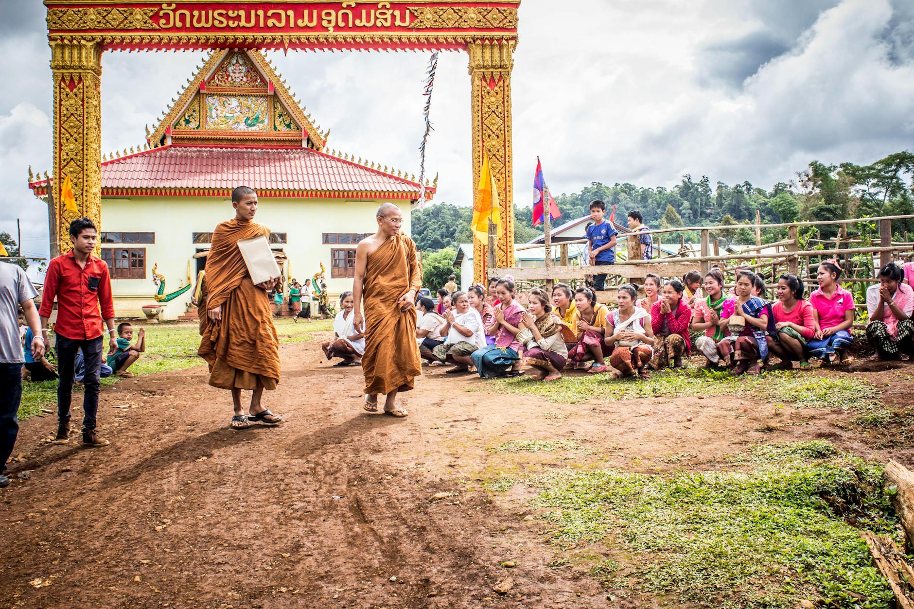 Laos z lotu ptaka – reportaż i oferta profesjonalnych usług filmowania z drona najtaniej na rynku. Z nami najlepsze zdjęcia i filmy.