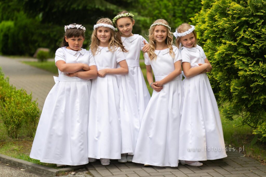 Z naszymi dronami zrobisz wiele - Komunie, imprezy, Filmy dla biznesu, urodziny. Zamów naszego operatora, my zrobimy idealne zdjęcia.