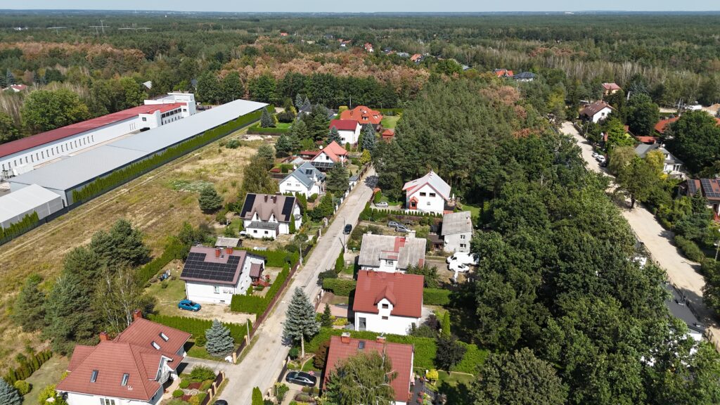 Filmy z Drona Warszawa, Usługi Dronem, Nagrania Ultra HD 4k i 8K Zdjęcia, Działki, dla firm, Wesela, Śluby, Imprezy, 